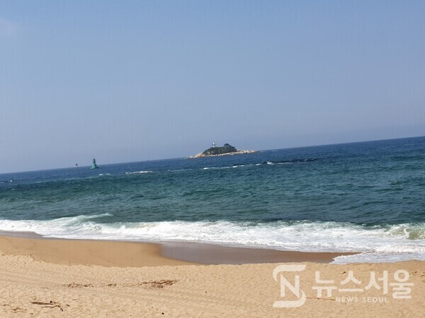 속초해수욕장 앞의 조도