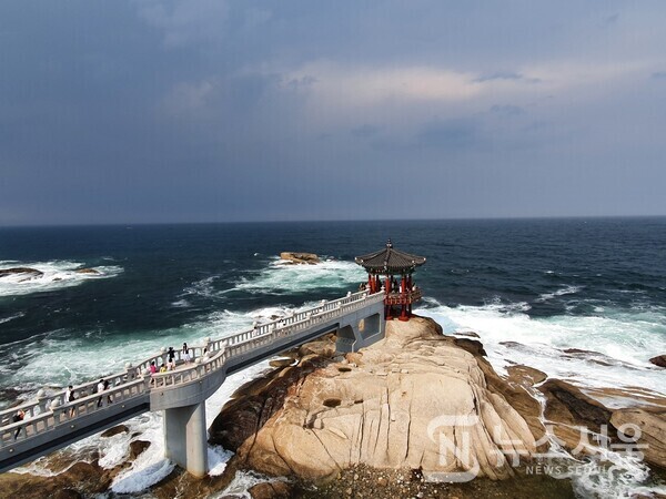 영금정(靈琴亭) 해돋이정자