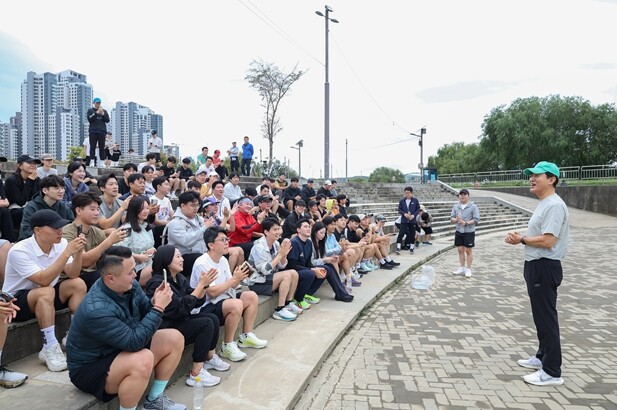 오세훈 서울시장, 2차 러닝 번개 ‘...