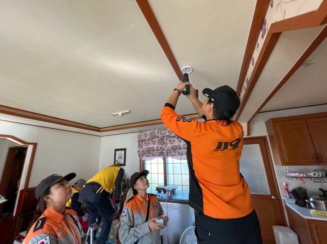 제주소방, 노후 아파트에 연기감지기 ...