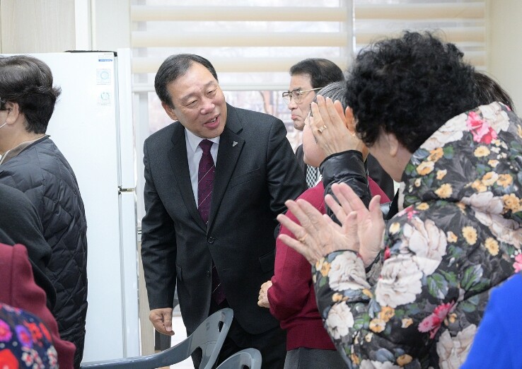 최민호 시장, 밀마루복지마을에서 설맞...