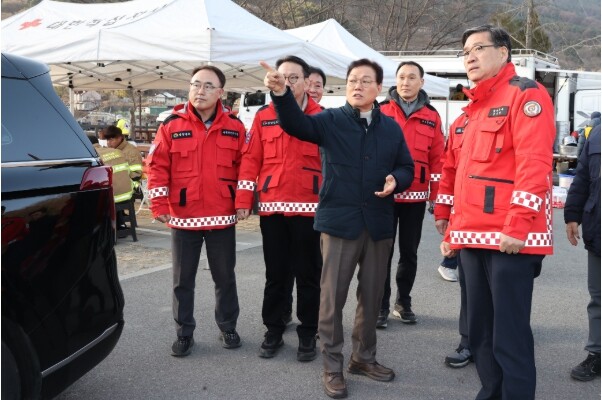 경남도, 함양 산불 현장 긴급 점검....