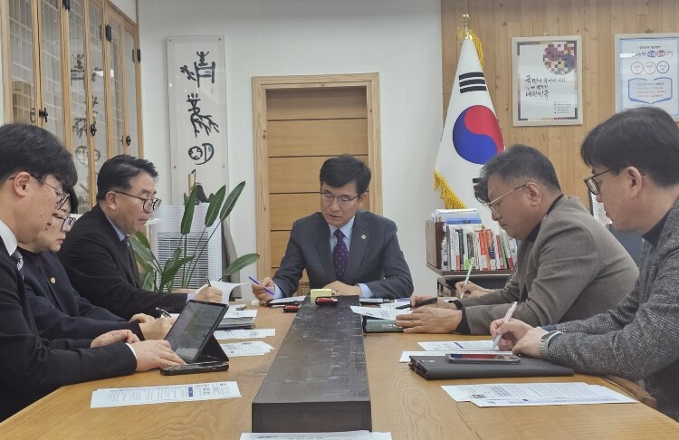 윤건영 충북교육감, 학생 보호가 최우...