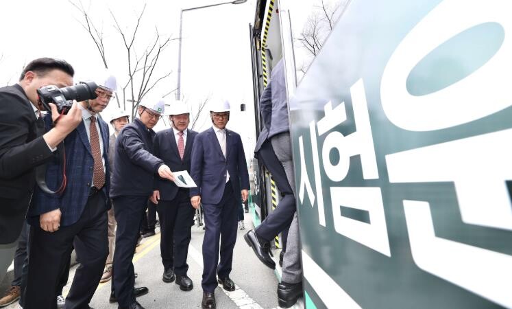 대전시의회, 국내 최초 3칸 굴절차량...