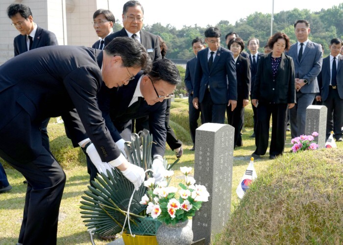 전남도, 국립5·18민주묘지 합동 참...